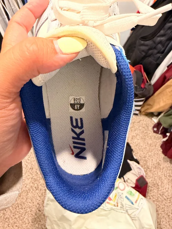 Nike Dunk Sneakers - Image 4
