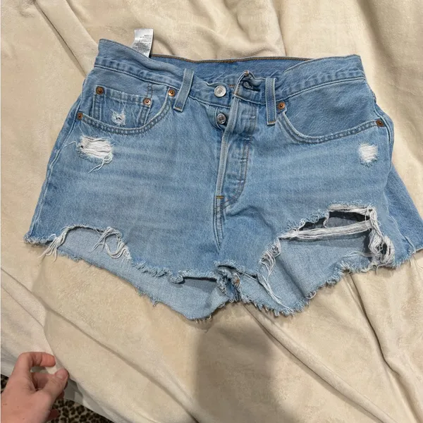 Levi’s 501 shorts size 27 - Image 2