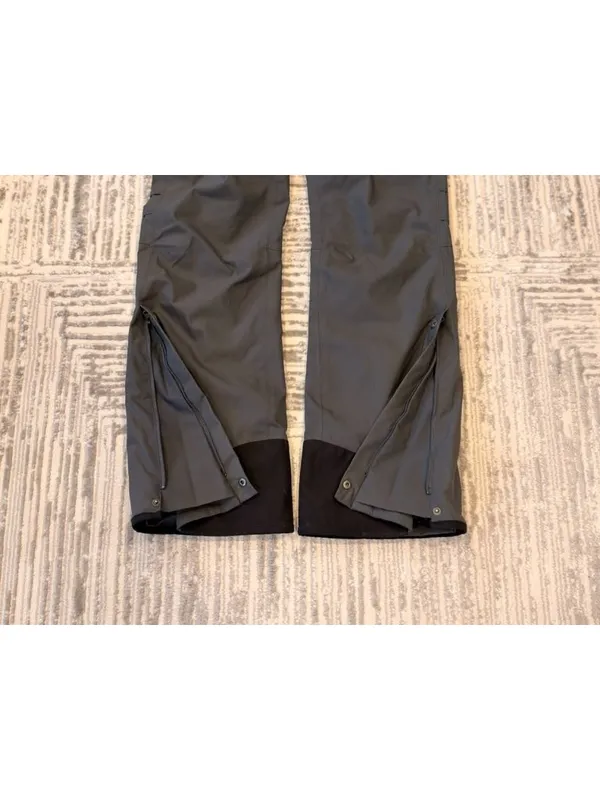 Athleta women's size 6 dark gray Mid-rise snow pants - Image 5