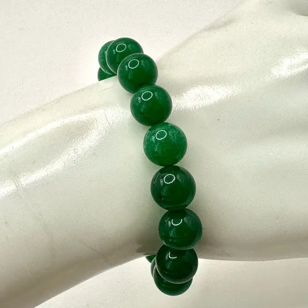 Dyed green aventurine stretchy bracelet - Image 2