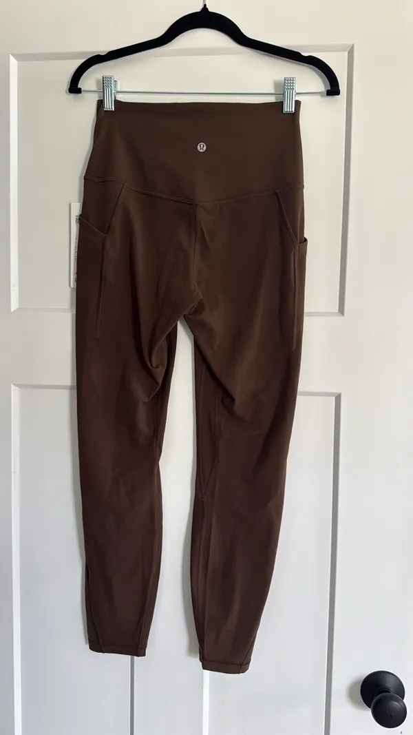 Lululemon Size 8 Align HR 25” Leggings with Pockets - Image 4