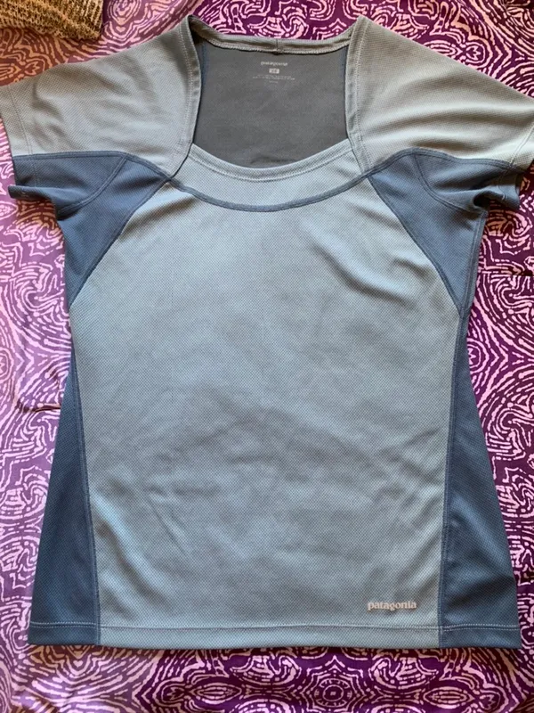 Patagonia Workout Shirt - Image 3