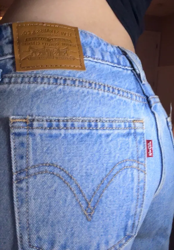 Levi’s Low-Rise Jeans - Image 2