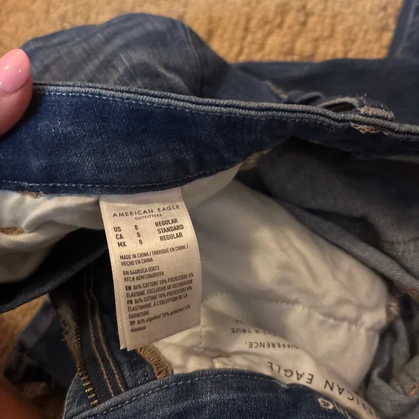 American Eagle Distressed Jeans - Image 3