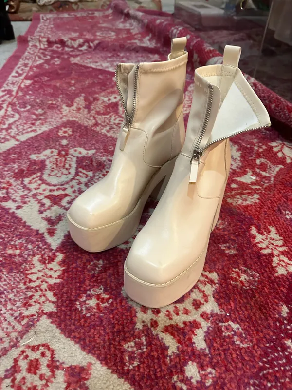 Chunky cream boots Tan Size 9 - Image 2