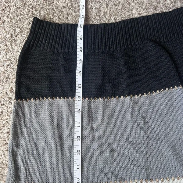 🦋 Striped Tan White Gray Black Sweater Gold Metallic Stitching Fall Casual - Image 5