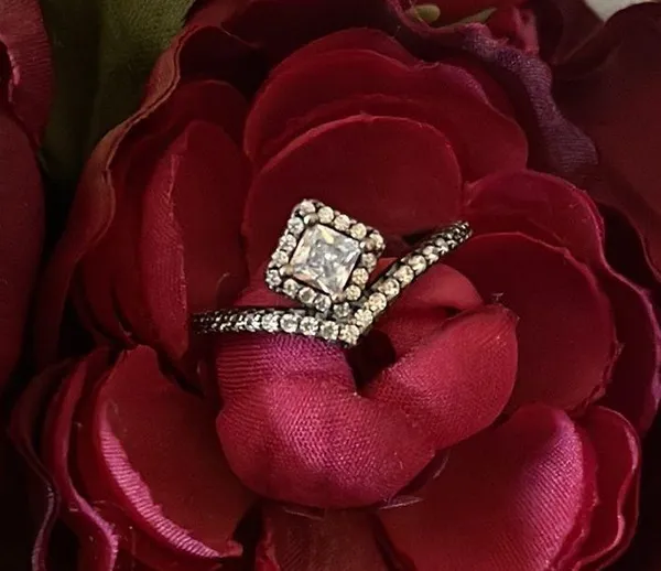 Absolutely beautiful ring Silver - Image 2