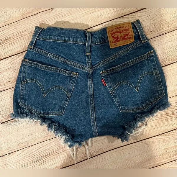 Levis 501 Original Fit Button Fly High Rise Black Cut off Shorts Sz 24 - Image 2