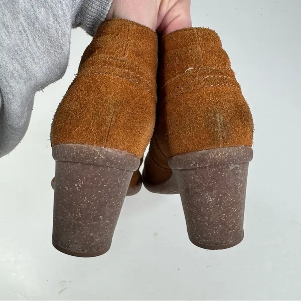 Clarks Brown Suede Lace Up Heeled‎ Ankle Booties Size 8.5 - Image 5