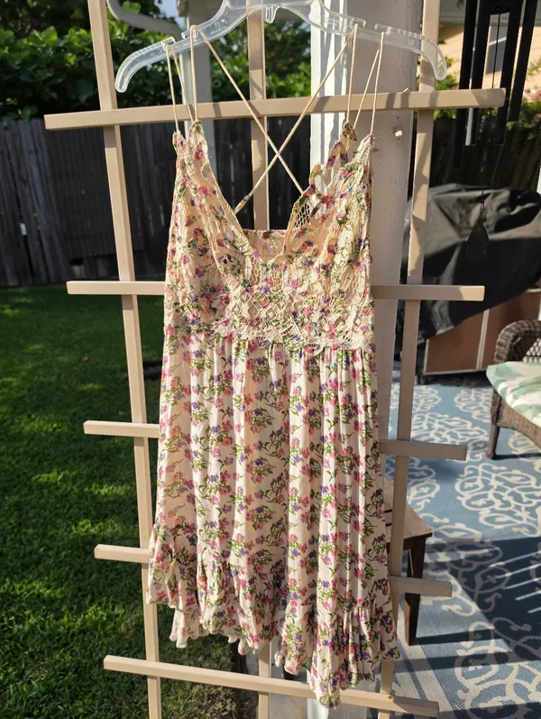 Free People Adella Floral Mini Dress in Cream and Pink | L - Image 2