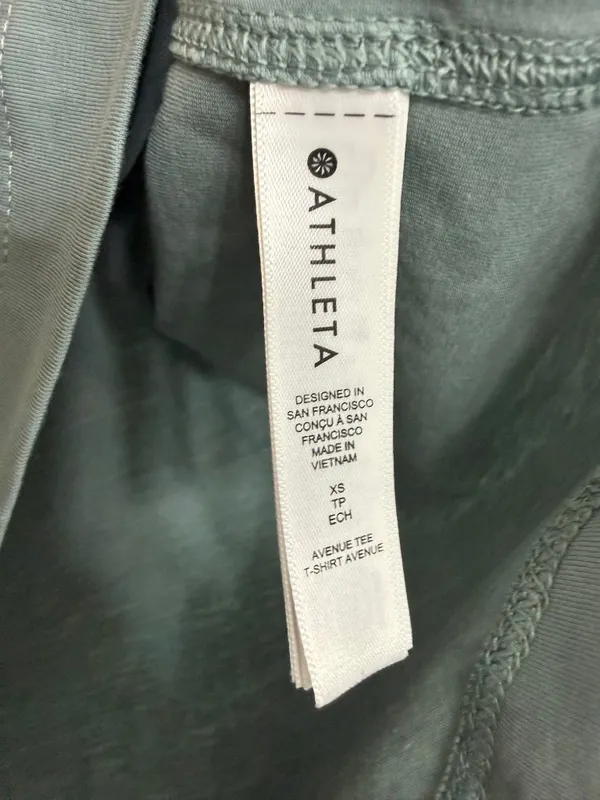 Athleta Breezy Scoop V-Neck Tee Willow Green Women’s XS - Image 5