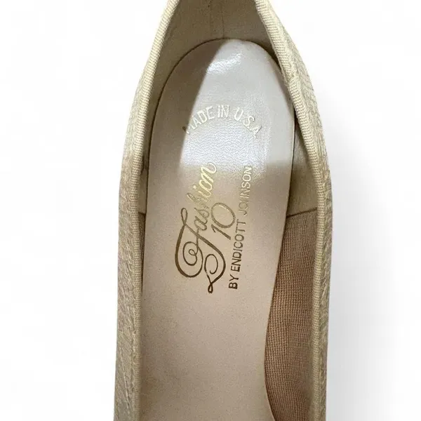 Vintage 80s Fashion 10 Endicott Johnson Ivory Lace Kitten Heel Pumps - Image 2
