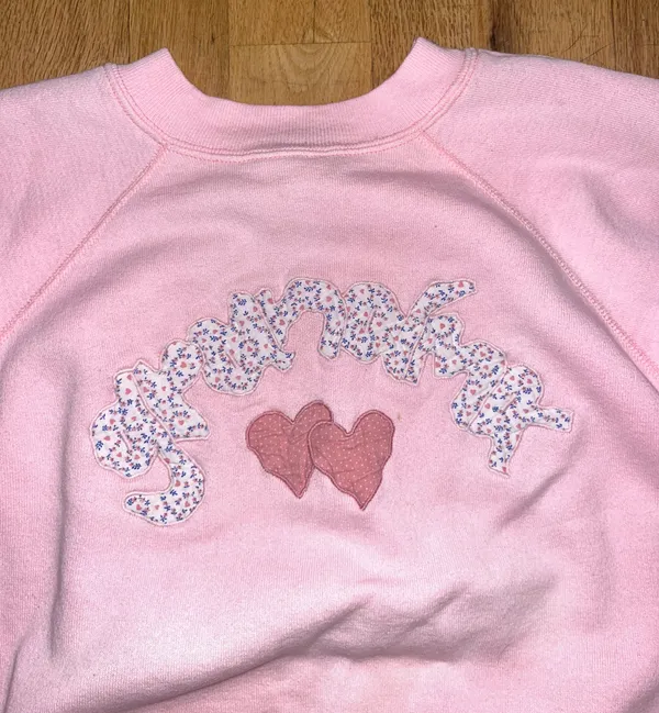 Creations Vintage Baby Pink Grandma Embroidered Crew Neck + 🆓🎁 - Image 3