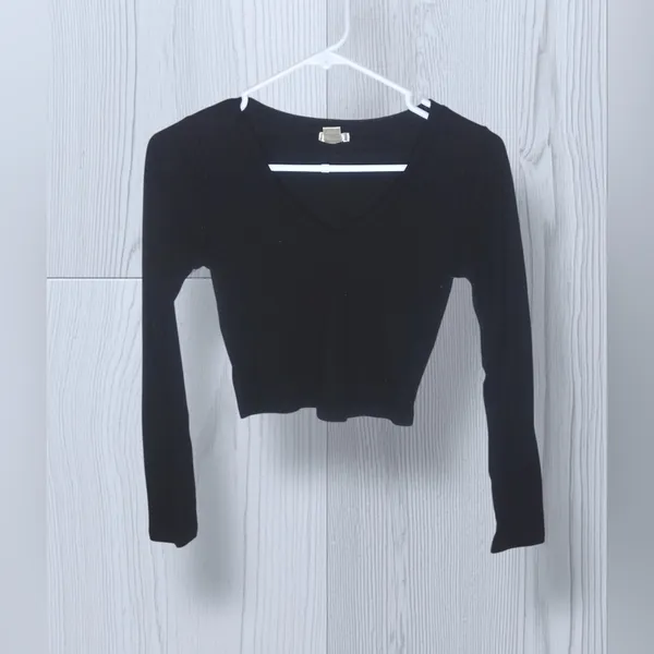 BOZZOLO Women’s Long Sleeve Casual Crop Top - Image 3