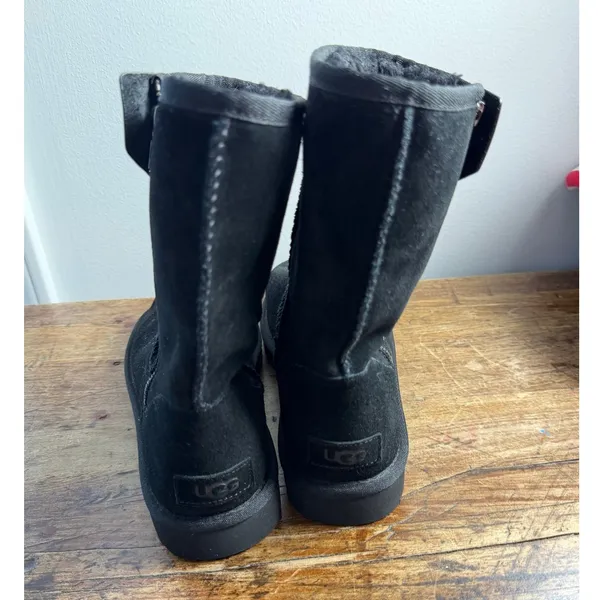 Ugg Bailey Zip Black Boots‎ women's size 9 - Image 4