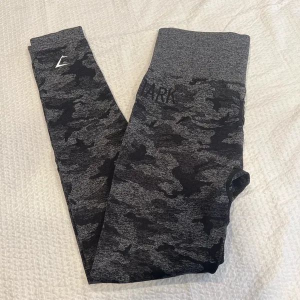 Gymshark buttscrunch black camo leggings M women - Image 4