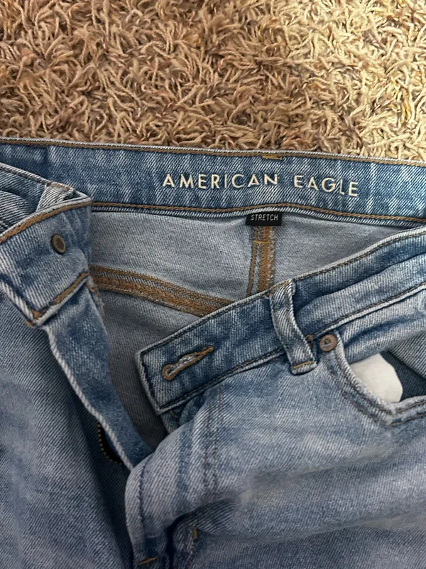 American Eagle Mom Jeans - Image 4