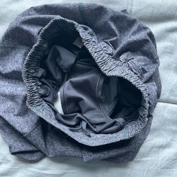 Lululemon hotty hot Shorts 4" inseam Gray Heather Size 2 - Image 5