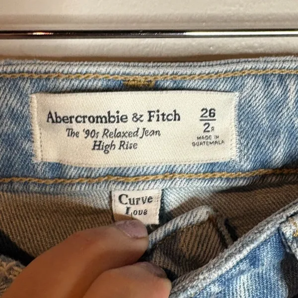 Abercrombie & Fitch Curve Love 90's Relaxed High Rise Jeans - Image 4