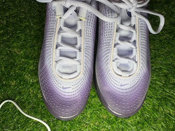 Women’s Nike purple gradient size 8 - Image 6
