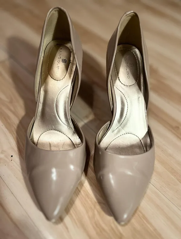 Bandolino Nude Patent Leather Heels - Image 2