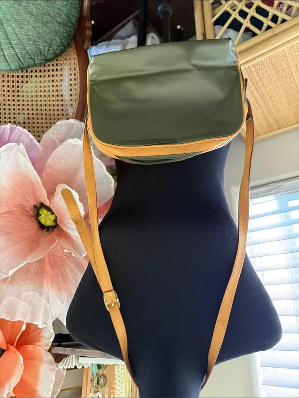Vintage Hunting World Green & Tan Equestrian Safari Explorer Chic Crossbody Bag - Image 2