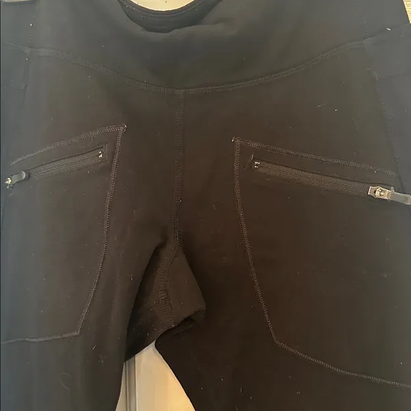 Lululemon‎ Women's Black Leggings with Zipper Pockets size 6 EUC - Image 2