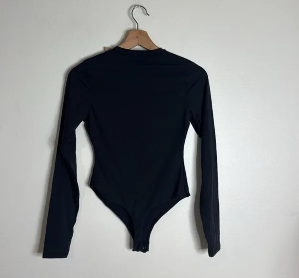 SKIMS Fits Everybody Long Sleeve Bodysuit M - Image 4