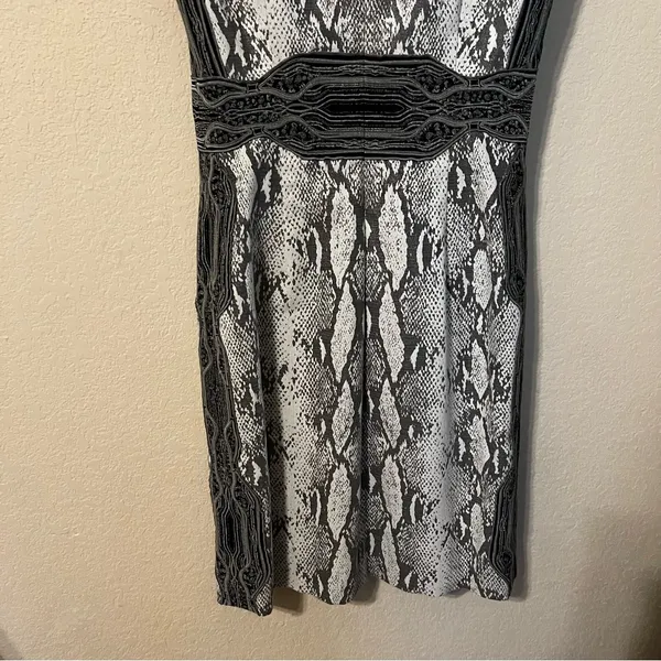 DVF Diane Von Furstenberg Embroidered Snake Print Fitted Dress - Image 9