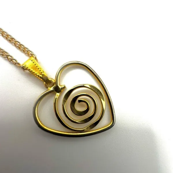 Gold tone heart swirl pendant necklace - Image 7