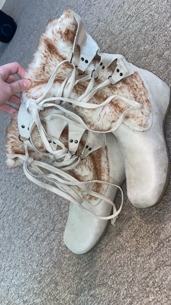 Fur boots Size 8.5 - Image 2