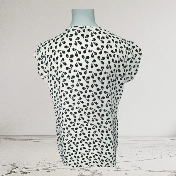 Ann Taylor Top Sz S White Black Print Split Neck Pleated Sleeveless Lightweight - Image 3