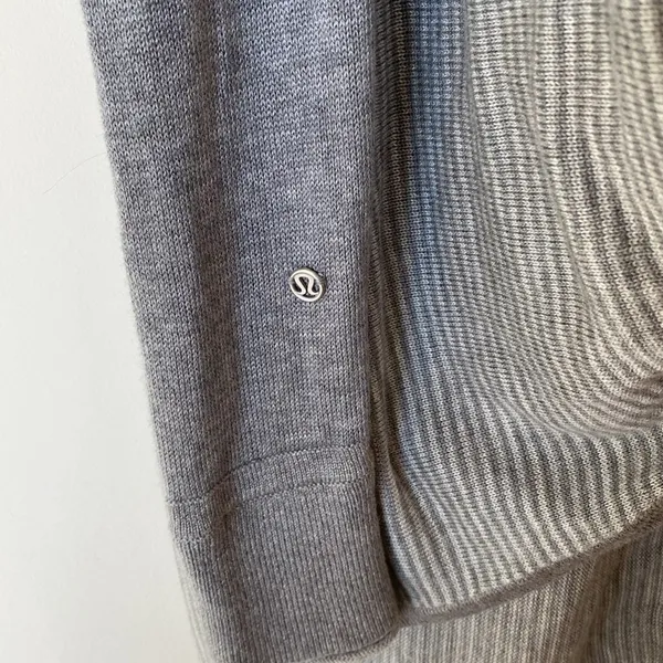 Lululemon Iconic Sweater Wrap knit Drape sweater Gray striped Size 4 Casual - Image 5