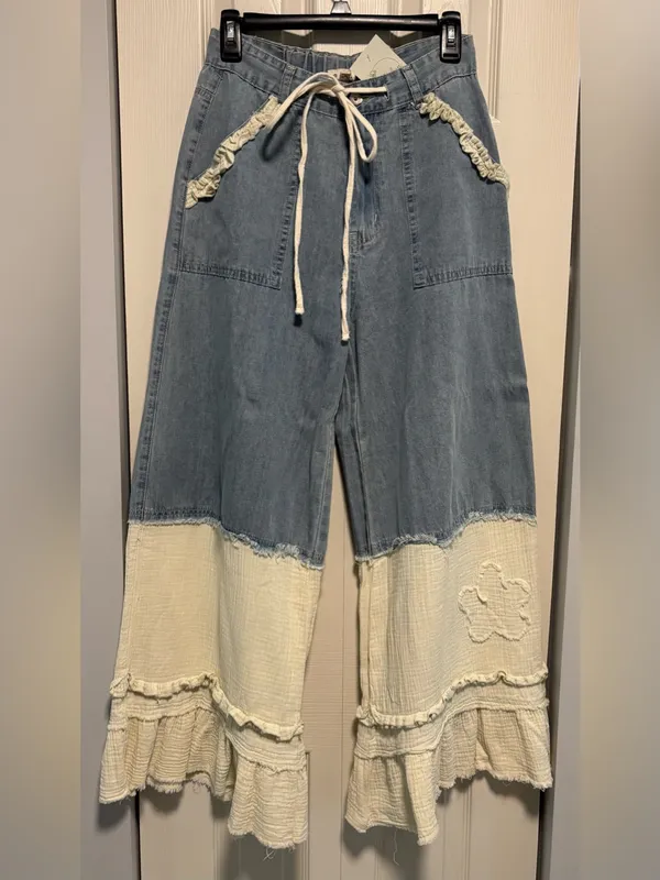 NWT POL Ruffle Hem Contrast Denim Wide Leg Jeans with Drawstring Waist - Image 2