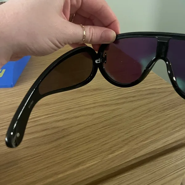 Black Aviator Sunglasses with Reflective Lenses - Image 8