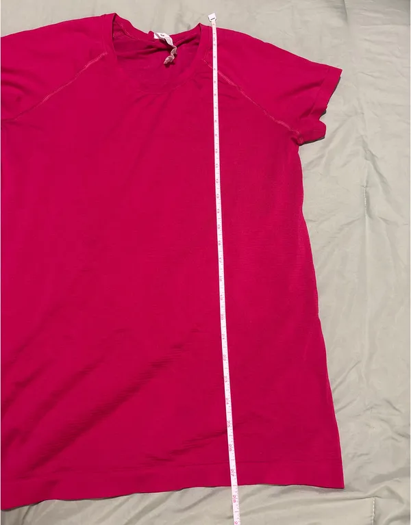 Lululemon Hot Pink Short Sleeve - Image 3