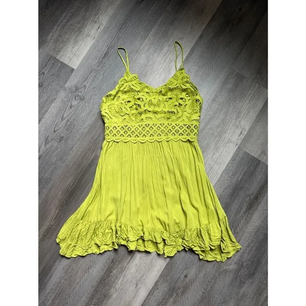 Dokuritu Crochet Ruffle Dress Smocked Stretch Medium Chartreuse Green Beach - Image 2