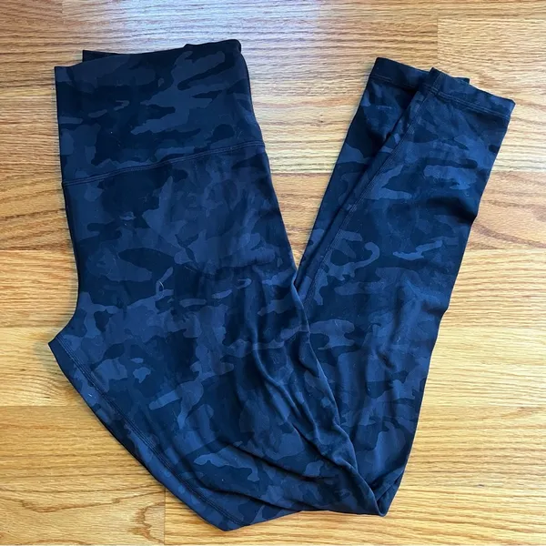 Lululemon Align Pant in dark gray camo print size 14 tall - Image 3