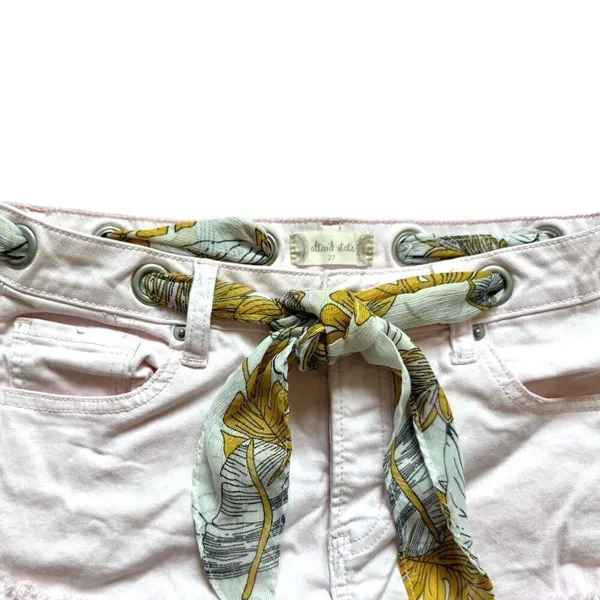 Womens Altar’d State Pink Raw Hem Jean Shorts with Tie Scarf Belt - Sz 27 - Image 3
