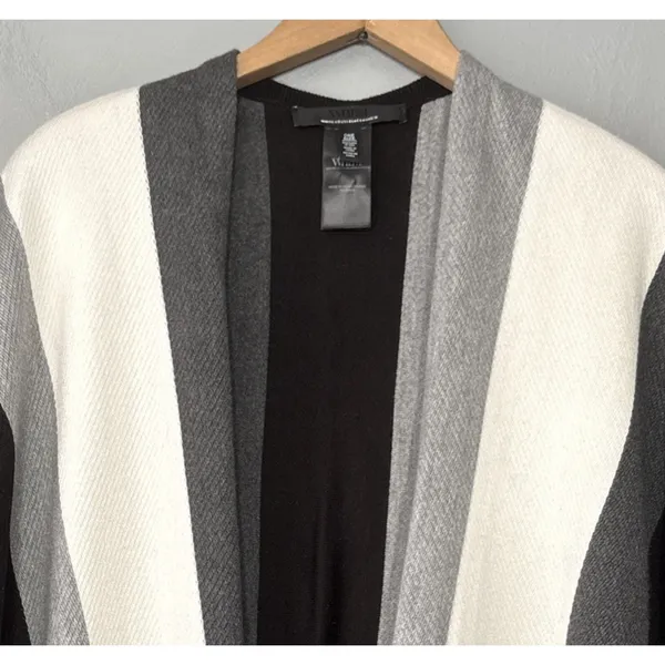 White House | Black Market Sweater Wrap One Size Black White Colorblock Artsy Chic Poncho Geometric - Image 3