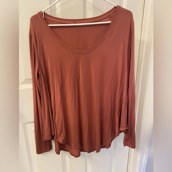 lululemon athletica Terracotta Long Sleeve oversized top - Image 3