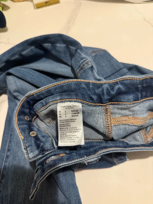 American Eagle Super High-Rise Flare Jeans - Image 4