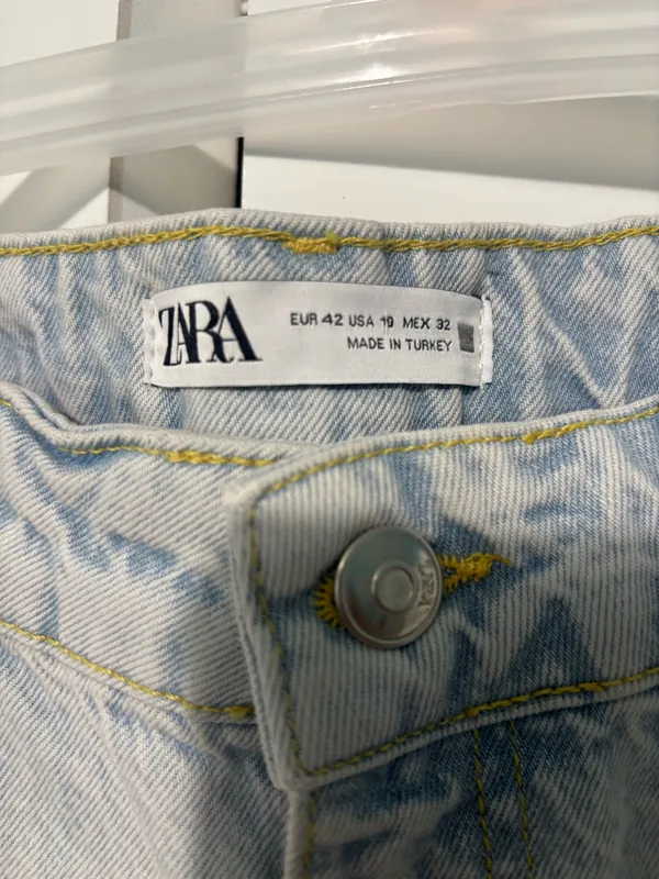 ZARA Jeans Straight Leg High-Rise - Image 2
