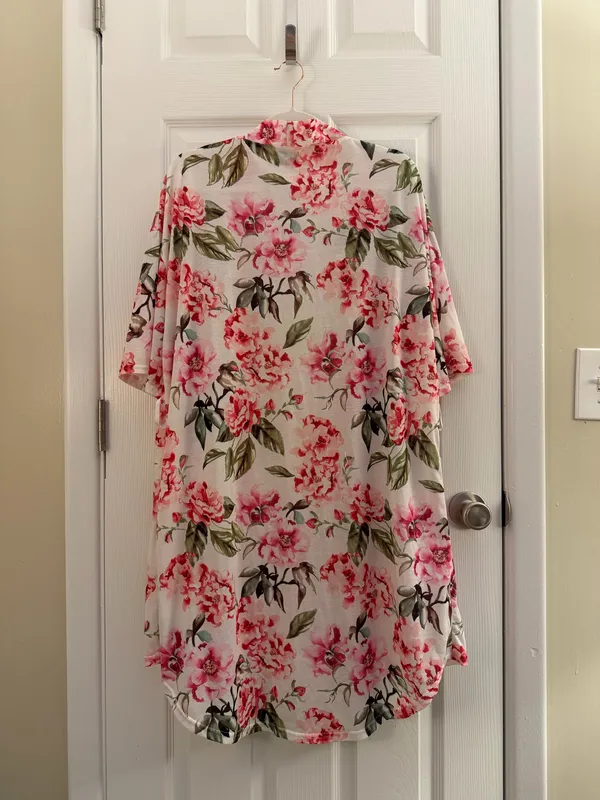 Show Me Your Mumu Pink Brie Garden of Blooms Floral Robe Small - Image 4