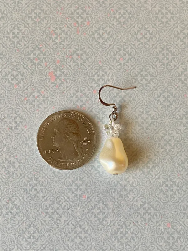 Handmade unique baroque pearl & flower dangle dangle earrings🩵 White - Image 10