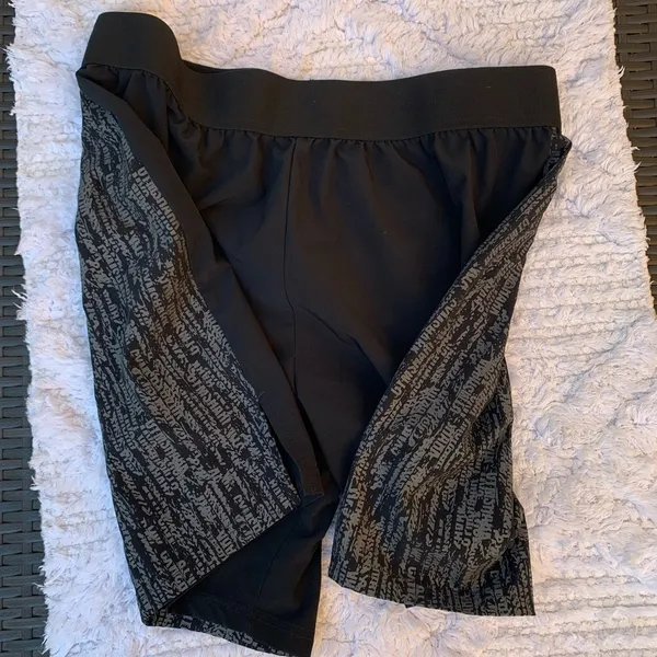 GYMSHARK XL women short - Image 3