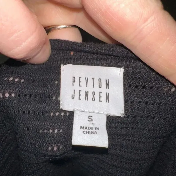 Peyton Jensen black lightweight cotton loose weave S sweater - Image 3