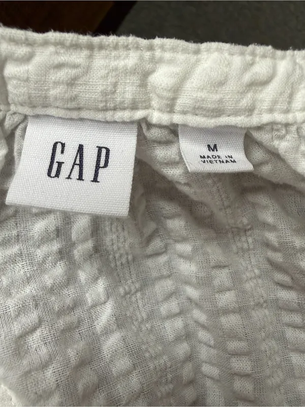 GAP White Seersucker Textured Button Front Peasant Blouse Size Medium - Image 6
