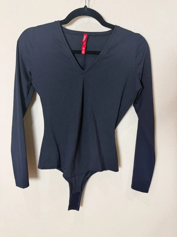 Spanx Knit Long Sleeve V Neck Black Bodysuit Size Small - Image 2