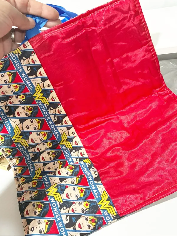 Wonder Woman Fabric Makeup Brush Holder Cosmetic Tie Closure - Image 2